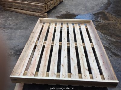 Pallet gỗ 1110x1425 chứa bành cao su  G0029